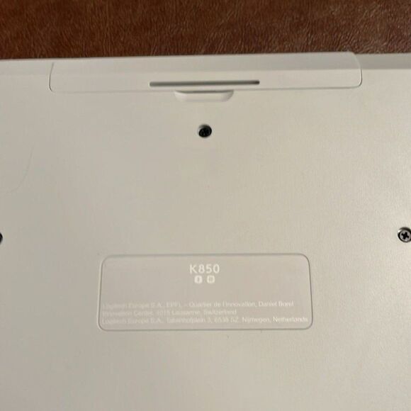 Logitech K850 Wireless Bluetooth Keyboard PC Mac Chrome Unifying Receiver - Picture 3 of 7